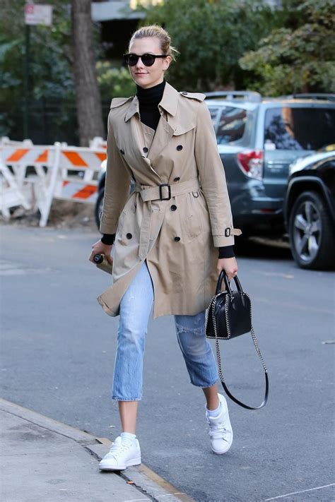 how to wear a burberry trench coat